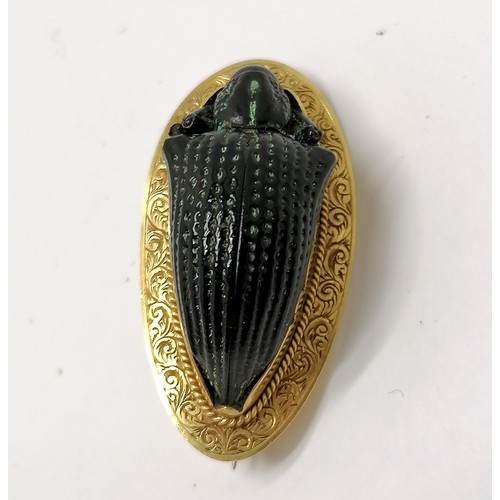 542 - Antique unmarked gold Egyptian revival scarab beetle brooch - 3cm & 4.8cm total weight