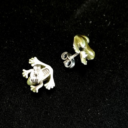 556 - Pair of silver enamel frog earrings - 13mm across