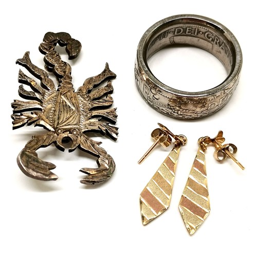 566 - 9ct gold bi-colour gold earrings (0.8g), ring made from 1957 half crown coin, unmarked silver scorpi... 