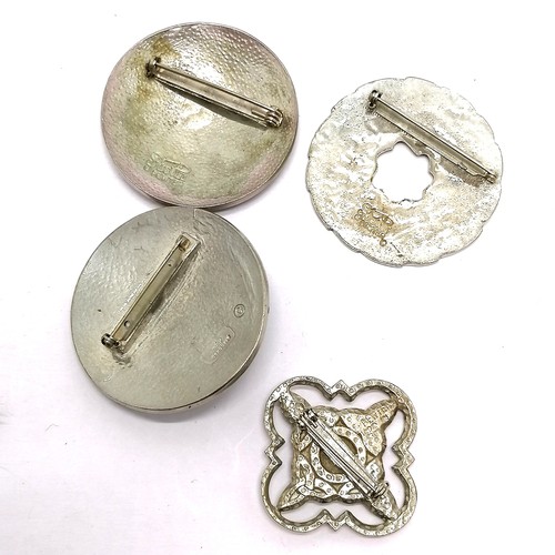 595 - Qty of mostly celtic brooches inc 4 silver (1 is 800 silver), Justin pewter etc - SOLD ON BEHALF OF ... 