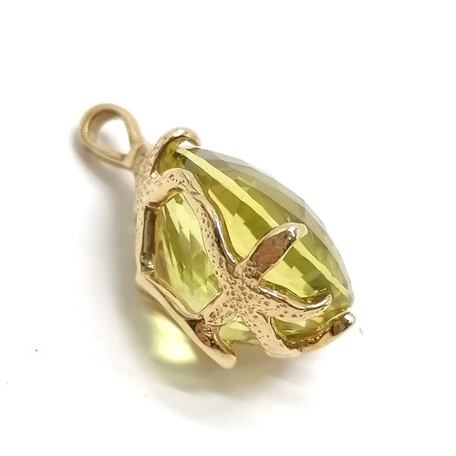 679 - 18ct hallmarked gold lime quartz pendant by RGL with starfish detail to reverse - 3cm drop & 11.8g t... 