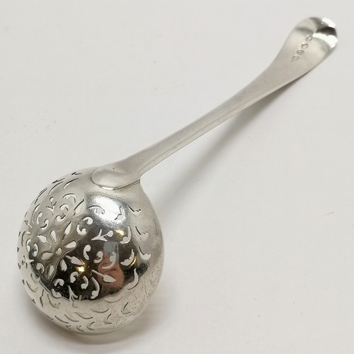 816 - Georgian silver hallmarked sifting spoon with engraved decoration and gilding to the bowl 16cm & 42g... 