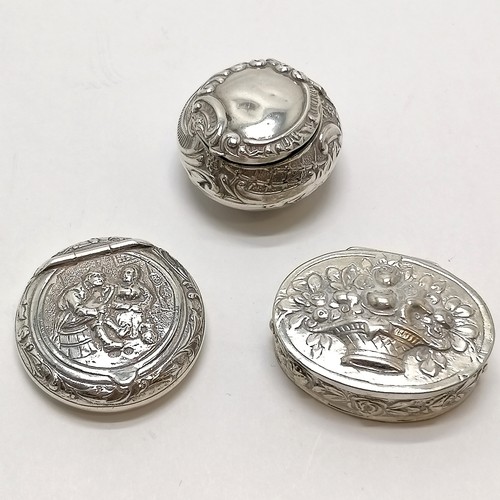 829 - 3 x silver hallmarked pill boxes (oval box is 800 silver, flat round box is by Adolph Barsach Davis)... 