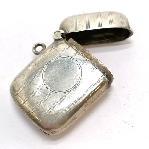 851 - Silver vesta case - 3.5cm x 2.5cm & 14.9g total weight ~ has wear to case and slight dents