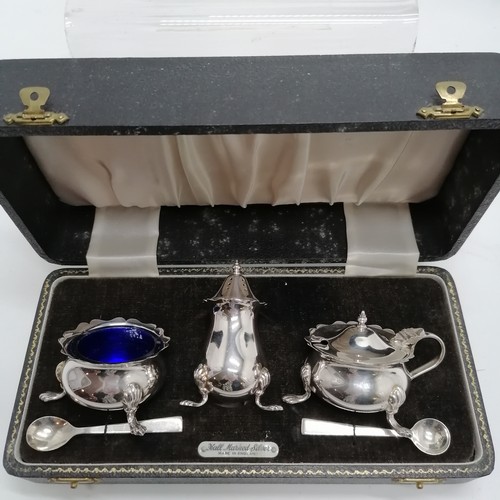 876 - Boxed silver hallmarked 3 piece cruet set with blue liners and condiment spoons 161g silver weight