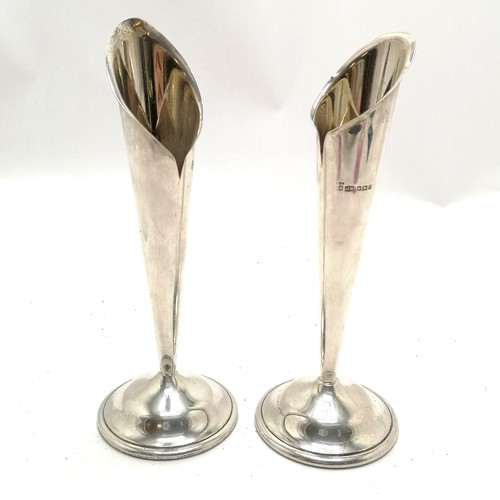 915 - Pair of antique silver hallmarked spill vases Sheffield 1908 with weighted bases total weight 425g, ... 