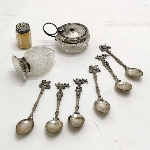 919 - 6 x 800 silver marked Venetian coffee spoons with gondolier and St. marks lion detail 8.5cm long T/W... 