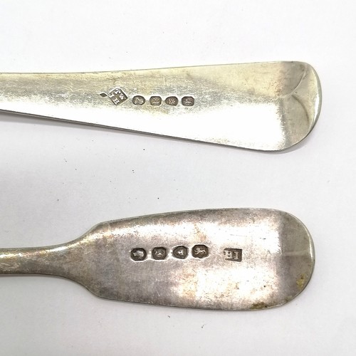 923 - 2 x Antique silver table spoons - longest 22cm & 125g total & both in used condition