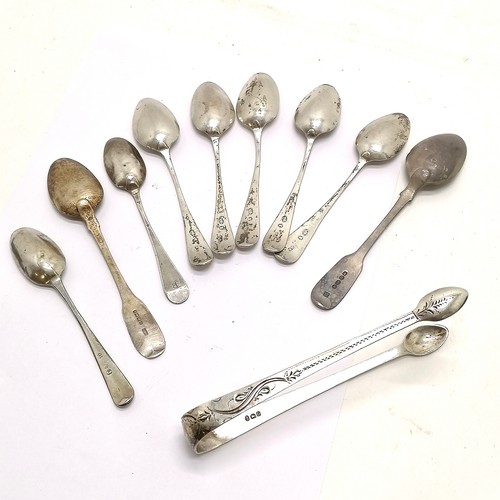 924 - Qty of silver teaspoons (inc 5 x Georgian by WW) & Georgian sugar tongs (14cm) ~ 158g total