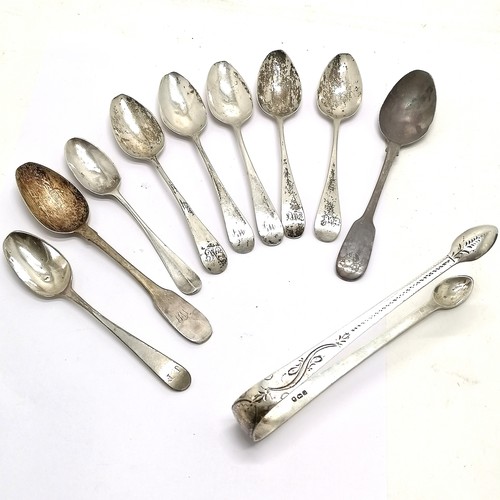 924 - Qty of silver teaspoons (inc 5 x Georgian by WW) & Georgian sugar tongs (14cm) ~ 158g total