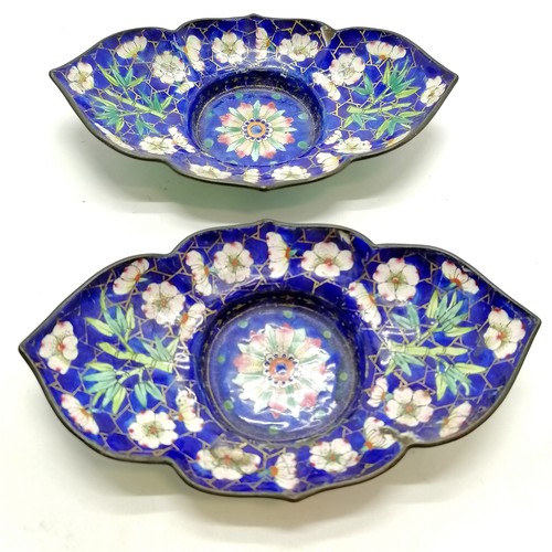 46 - 5 x Chinese cantonese enamel dishes & lidded box (9.5cm diameter) - all have faults