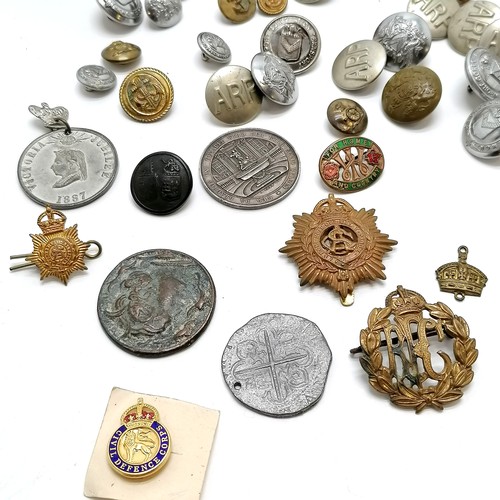 97 - Qty of mostly military buttons and badges inc RFC cap badge, German silver medallion, transport butt... 