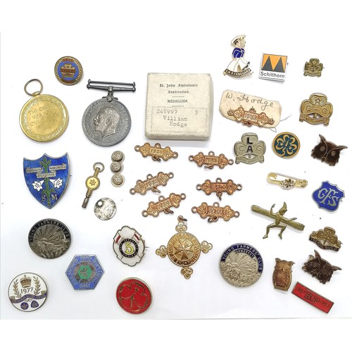 194 - WWI pair of medals 08278 Pte W G Hodge A.O.C. t/w vintage badges inc enamel, Girl Guides etc