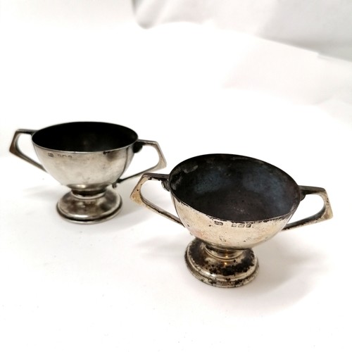 343 - 2 x silver trophy cups (4.5cm high & 90g & a/f) t/w 2 x cased cutlery (1 incomplete and a/f), Mappin... 