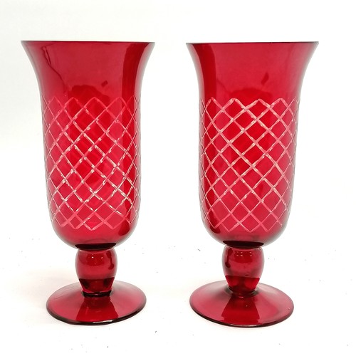 369 - Contemporary pair of ruby glass decorative vases with crosshatched detail - 25cm high