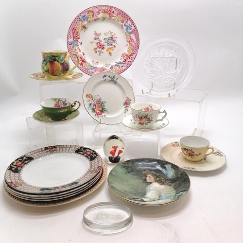 371 - Qty of ceramics t/w 2 x glass paperweights & a Yamamoto glass dish (20.5cm diameter)