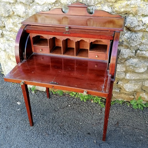 378 - Antique mahogany barrel fronted ladies desk. 75cm x 45cm x 104cm, some scratches to surface and smal... 