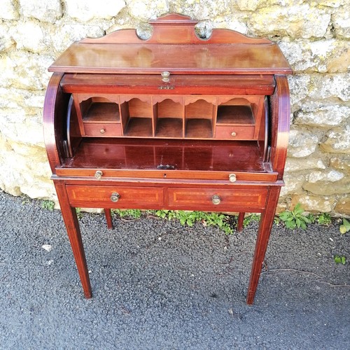 378 - Antique mahogany barrel fronted ladies desk. 75cm x 45cm x 104cm, some scratches to surface and smal... 