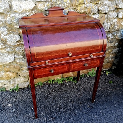 378 - Antique mahogany barrel fronted ladies desk. 75cm x 45cm x 104cm, some scratches to surface and smal... 