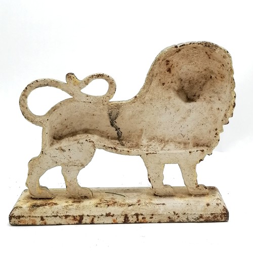 400 - Vintage cast iron lion doorstop with enamel paint finish - 24cm high x 30cm wide ~ in weathered cond... 