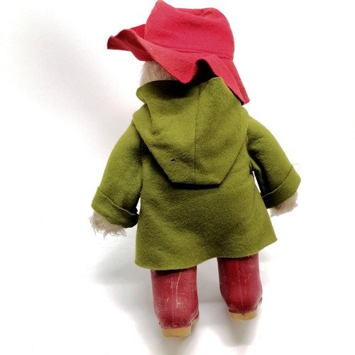 433 - Gabrielle designs Paddington bear (with green duffel coat & red wellington boots) + Aunt Lucy with g... 