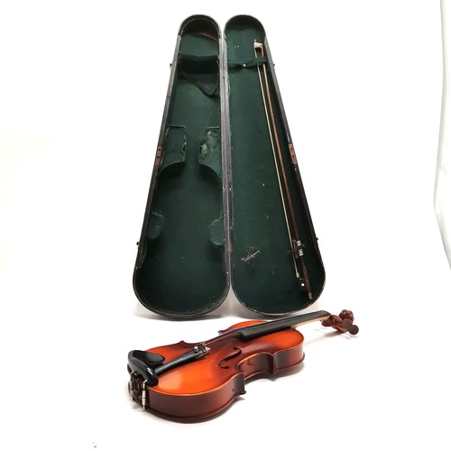 452 - Wooden cased childs violin 55cm x 19cm. In overall good used condition.