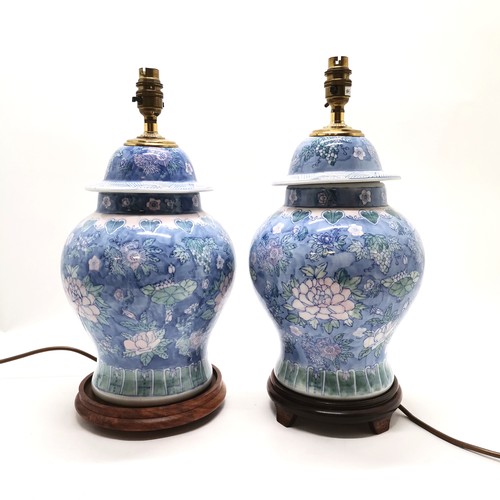 476 - Pair of ceramic oriental style lamp bases. 46cm high. In overall good used condition.