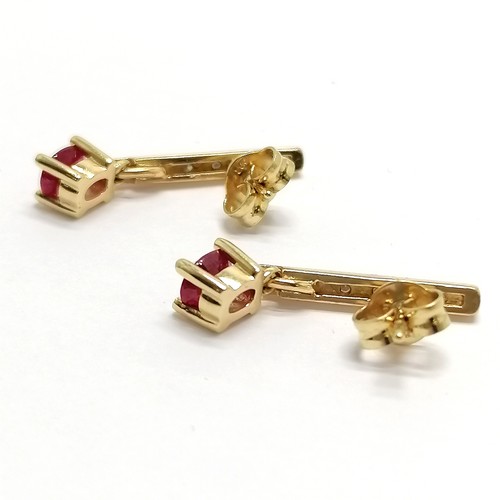 822 - Pair of 18ct hallmarked gold ruby & diamond drop earrings - 2cm drop & 3.5g total weight