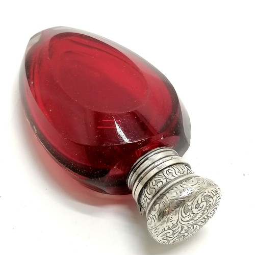 160 - Antique unmarked silver topped ruby glass scent bottle with stopper 8.5cm long - in good used condit... 