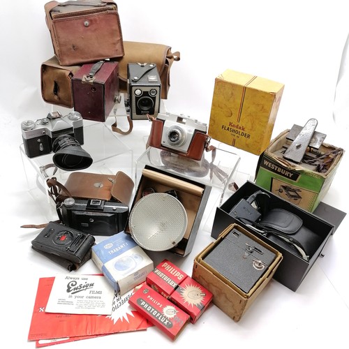 182 - Qty of vintage cameras inc Eastman A-127 (with original film still inside!!), Zenit-E, Pentax, Kodak... 