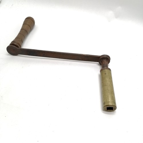 190 - Large antique crank handle in steel and brass with a turned wooden handle for large clock (?) - 57cm... 