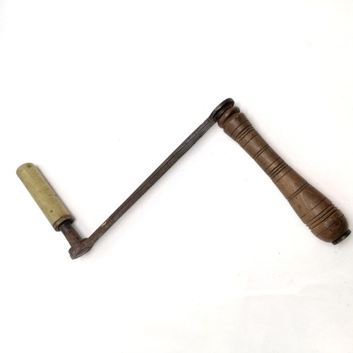 190 - Large antique crank handle in steel and brass with a turned wooden handle for large clock (?) - 57cm... 