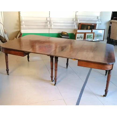 271 - An antique Mahogany D end extending Dining Table with 2 extending leaves, on turned column legs. 212... 