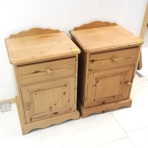 286 - Pair of Pine Bedside cupboards, 46 cm in width, 63 cm in height, 37 cm in depth. good overall used c... 