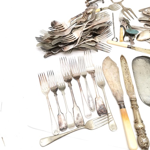 313 - A large collection of silver plated assorted flatware, to include crumb tray, cake knife, teddy chri... 