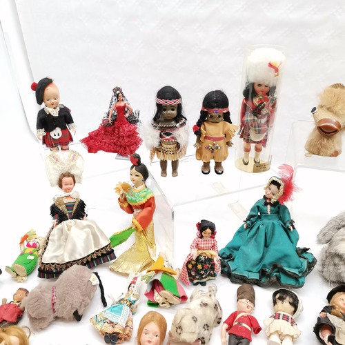 415 - Collection of world dolls t/w vintage cat toy (12cm) etc