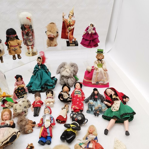 415 - Collection of world dolls t/w vintage cat toy (12cm) etc