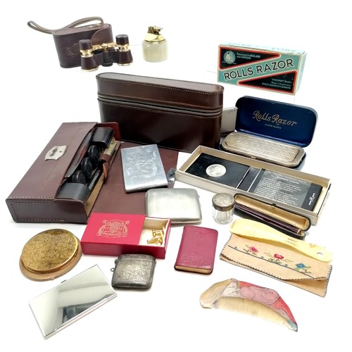 464 - Qty of oddments inc 2 x boxed Rolls razors, Japanese vintage comb (11cm), 2 vintage leather cased to... 