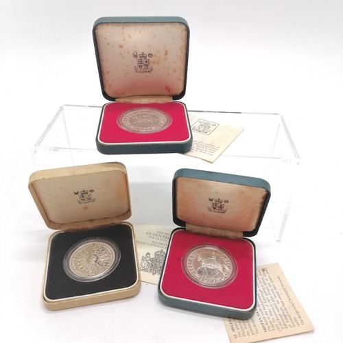 484 - 2 x 1977 GB silver proof crowns + 1980 80th birthday silver proof crown ~ all outer cases have tonin... 