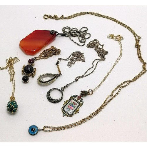 813 - 3 x 9ct gold necklaces with pendants (inc cabochon garnet (ex brooch) & enamel panel (slight losses)... 