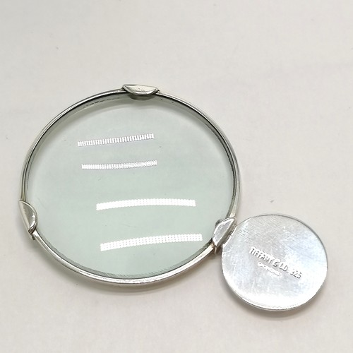 829 - Tiffany & Co silver hallmarked hand lens (4cm diameter) in original pouch + box