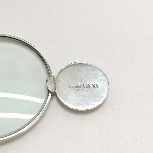 829 - Tiffany & Co silver hallmarked hand lens (4cm diameter) in original pouch + box