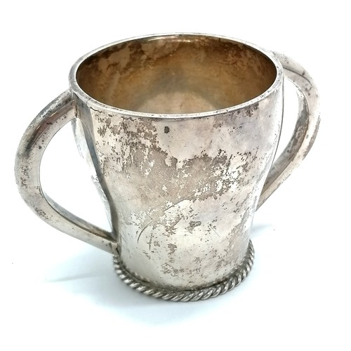 834 - 1907 heavy gauge silver 2 handled drinking vessel with rope twist to base by Elkington & Co Ltd - 8c... 