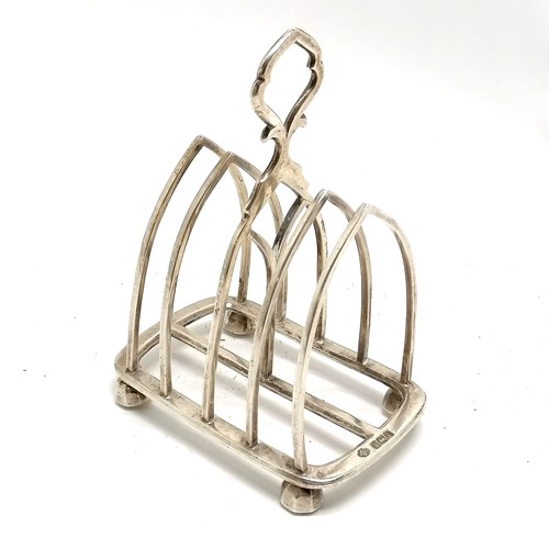 835 - 1902 silver gothic style toastrack by William Hutton & Sons Ltd - 12cm high & 136g ~ slight distorti... 