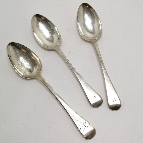 843 - Pair of Georgian silver spoons t/w another Georgian silver spoon - 22cm long & total (3) 187g