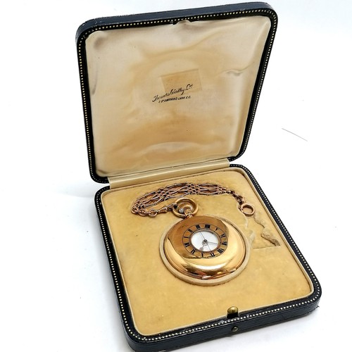 936 - 18ct gold gents half hunter pocket watch with centre seconds and roman numeral markers in an origina... 