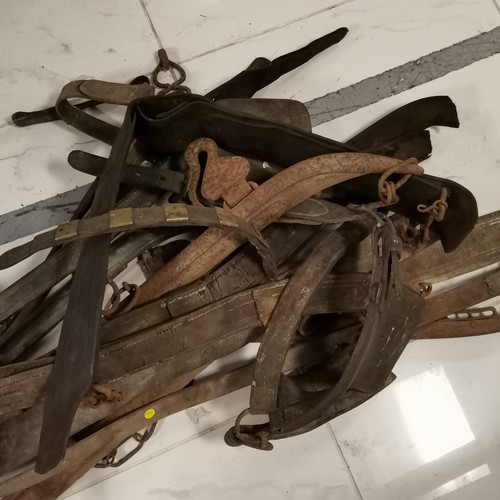 377 - Collection of assorted horse tack to include Hames etc