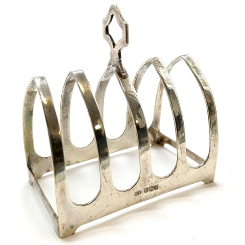 822 - 1933 silver gothic arch toastrack by Viner's Ltd - 7.5cm x 8cm high & 54g