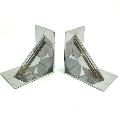 152 - Pair of Art Deco chrome bookends with stepped detail and faux shagreen to the base - 10.5cm high & 1... 