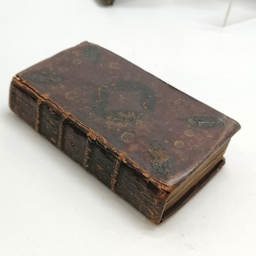 170 - Qty of miniature / small books - 1828 Novum Testamentum Græcum, The Tale of a tub by Jonathan Swift,... 